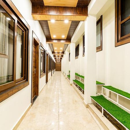 Hotel Woodland ナイニタール エクステリア 写真