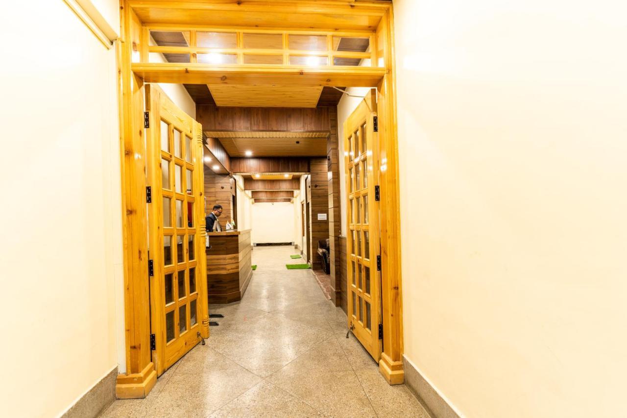Hotel Woodland ナイニタール エクステリア 写真
