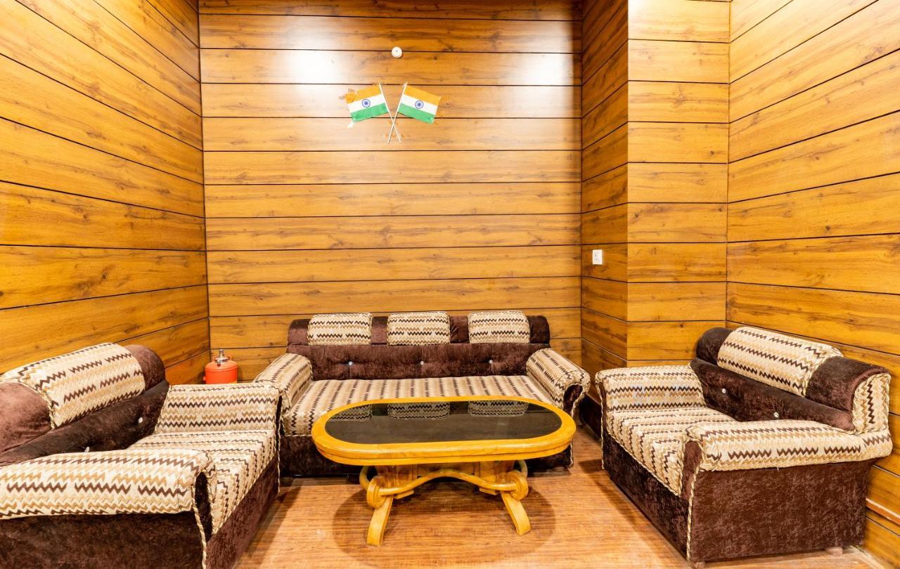 Hotel Woodland ナイニタール エクステリア 写真