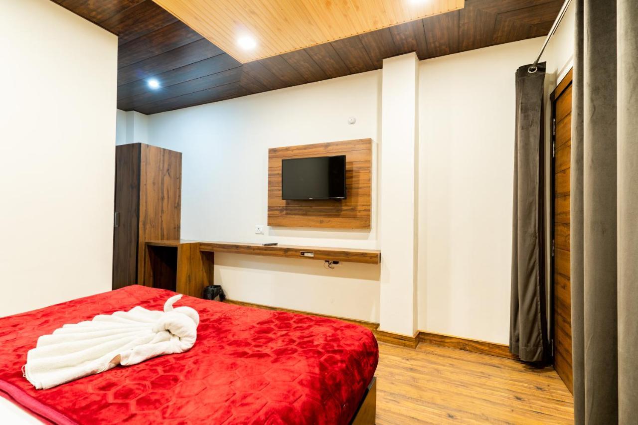 Hotel Woodland ナイニタール エクステリア 写真