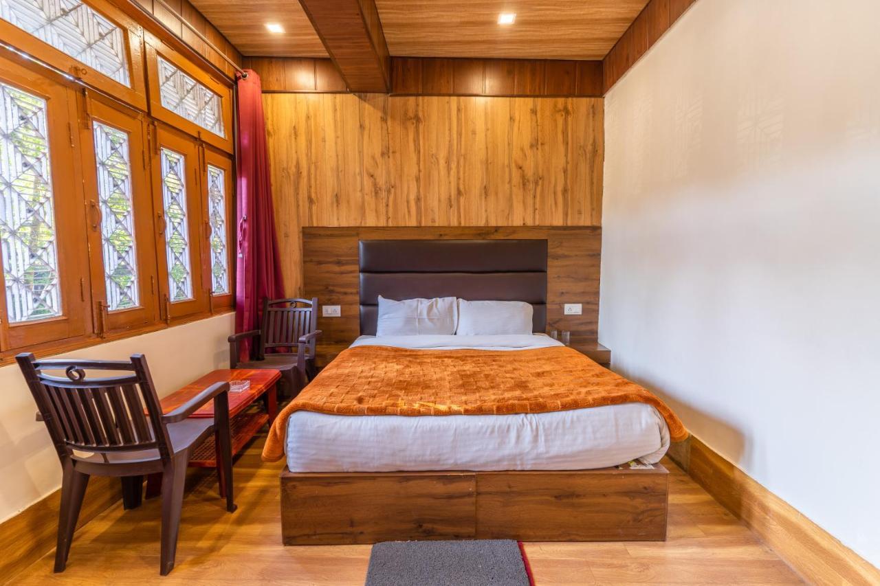 Hotel Woodland ナイニタール エクステリア 写真