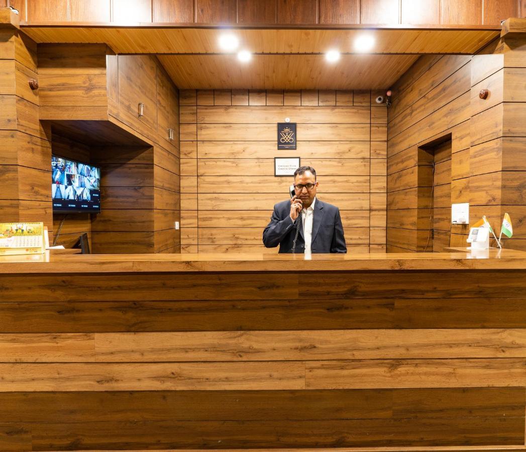 Hotel Woodland ナイニタール エクステリア 写真
