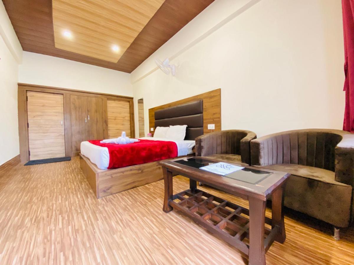 Hotel Woodland ナイニタール エクステリア 写真